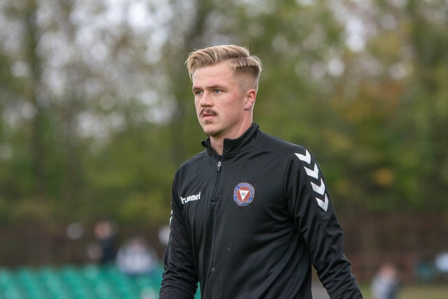 上港二队在迎来新金赞助后以2比1击败山东泰山队，孙祥非常开心.